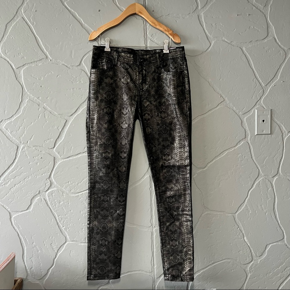 Buffalo Viva Skinny Jeans Black and Silver Snakeskin Print